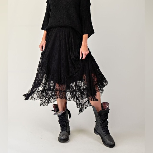 #85  Allover Lace Sharkbite Skirt - Black - Picture 1 of 7